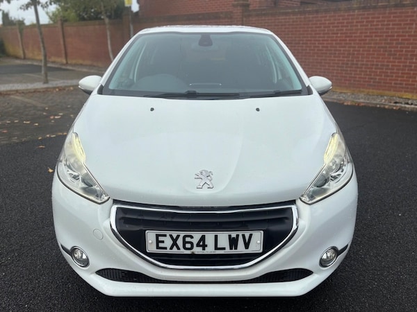 Used Peugeot 208 2014 for sale - 76023492: Photo 2