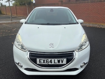 Used Peugeot 208 2014 for sale - 76023492: Photo 2