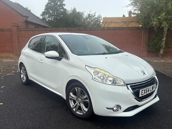 Used Peugeot 208 2014 for sale - 76023492: Photo 4