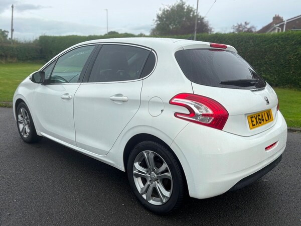 Used Peugeot 208 2014 for sale - 76023492: Photo 8