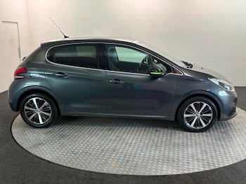Used Peugeot 208 2015 for sale - 78688934: Photo