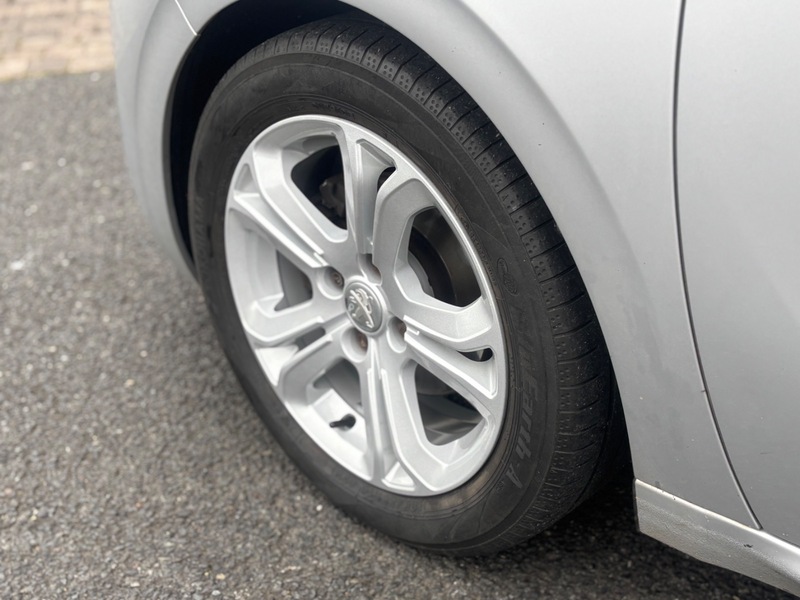 Used Peugeot 208 2014 for sale - 76081452: Photo 10