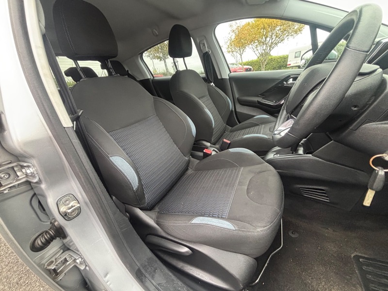 Used Peugeot 208 2014 for sale - 76081452: Photo 12