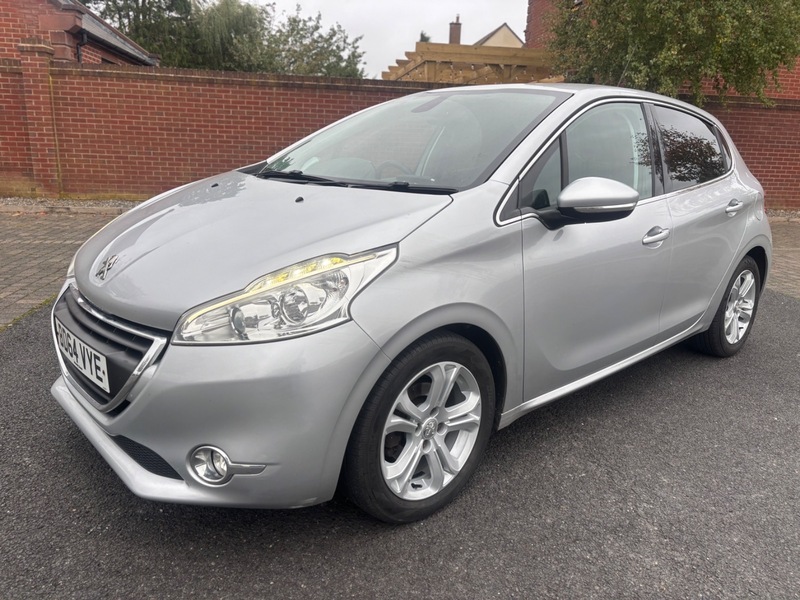 Used Peugeot 208 2014 for sale - 76081452: Photo 2