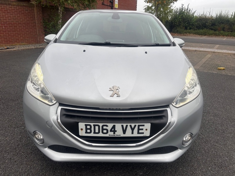 Used Peugeot 208 2014 for sale - 76081452: Photo 3