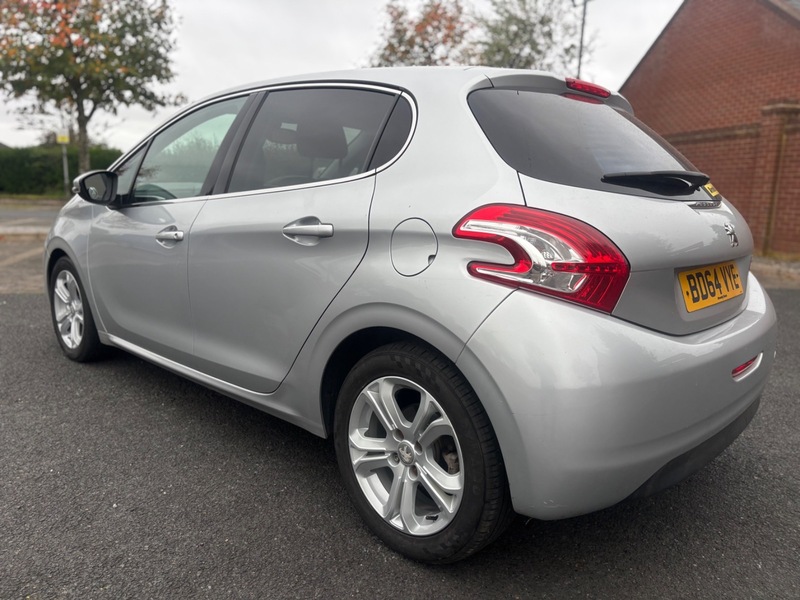 Used Peugeot 208 2014 for sale - 76081452: Photo 8