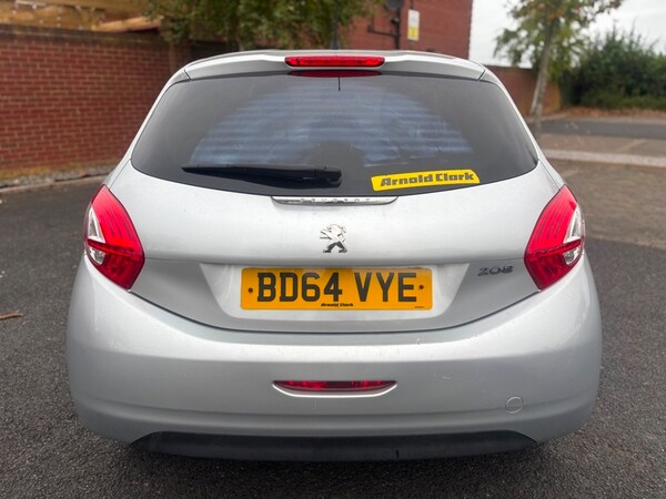 Used Peugeot 208 2014 for sale - 76081452: Photo 8