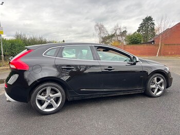 Used Volvo V40 2015 for sale - 77508197: Photo