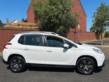 Used Peugeot 2008 2015 for sale - 79266273: Photo