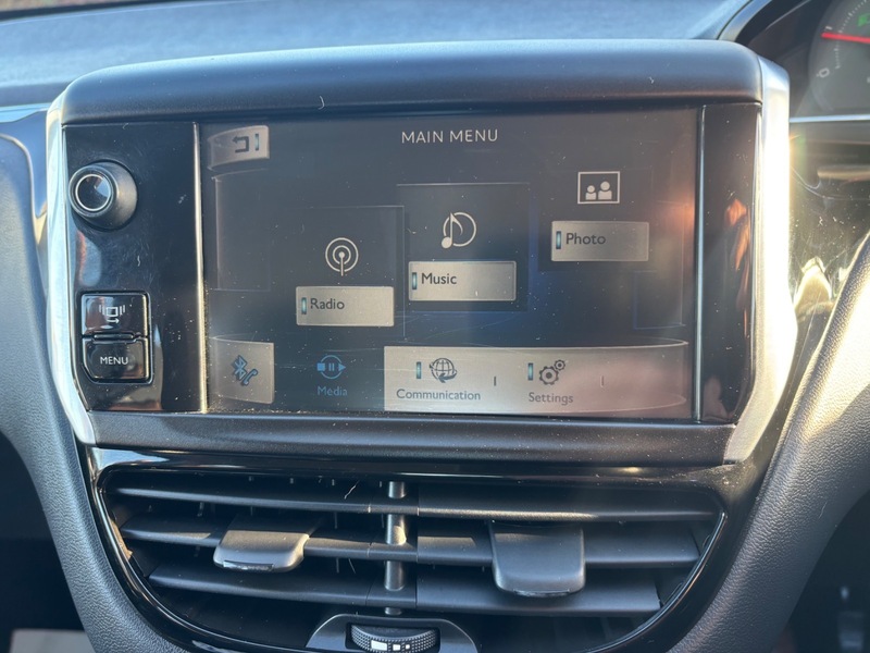 Used Peugeot 208 2013 for sale - 76618363: Photo 14