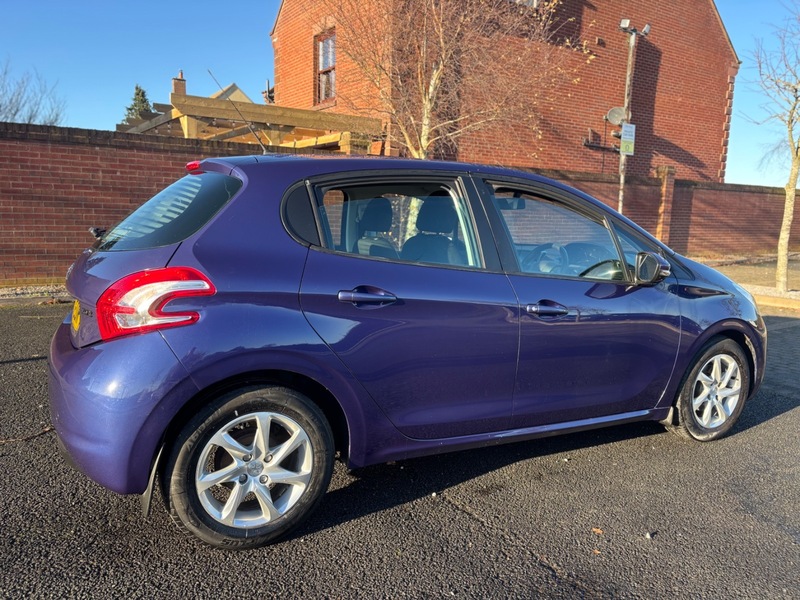Used Peugeot 208 2013 for sale - 76618363: Photo 4