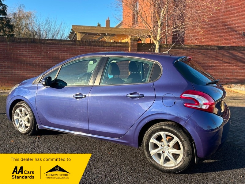 Used Peugeot 208 2013 for sale - 76618363: Photo 8