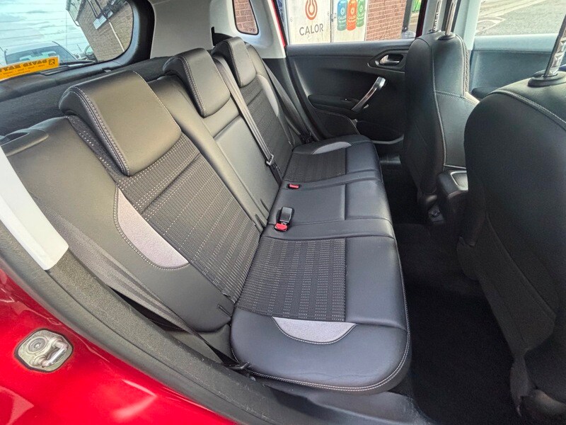 Used Peugeot 2008 2015 for sale - 77836493: Photo 10