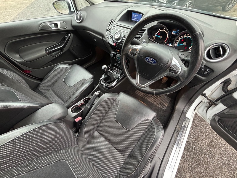 Used Ford Fiesta 2015 for sale - 76119442: Photo 11