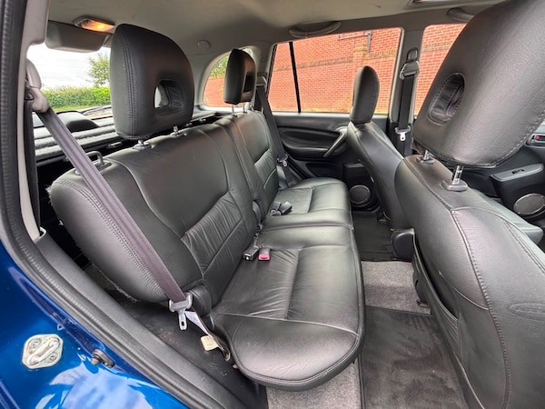 Used Toyota RAV4 2004 for sale - 76280577: Photo 19