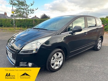 Used Peugeot 5008 2011 for sale - 79359474: Photo