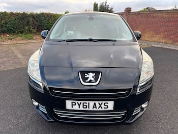 Used Peugeot 5008 2011 for sale - 79359474: Photo
