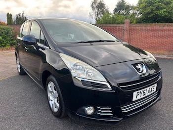 Used Peugeot 5008 2011 for sale - 79359474: Photo