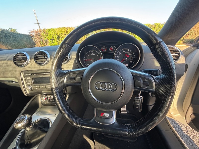 Used Audi TT 2010 for sale - 76605337: Photo 11