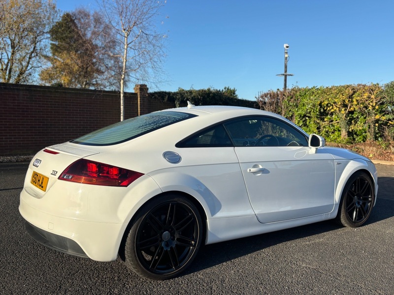 Used Audi TT 2010 for sale - 76605337: Photo 4