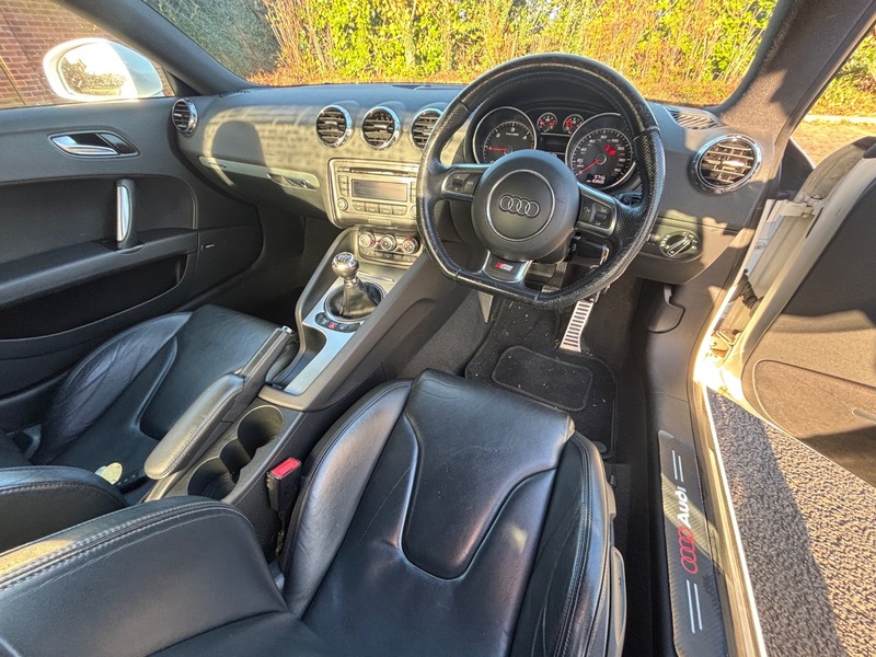 Used Audi TT 2010 for sale - 76605337: Photo 9