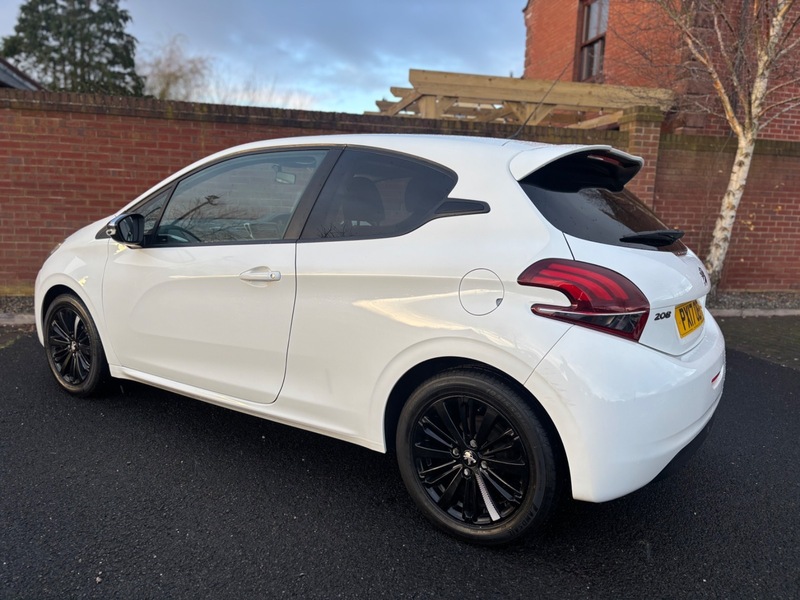 Used Peugeot 208 2017 for sale - 76798914: Photo 14