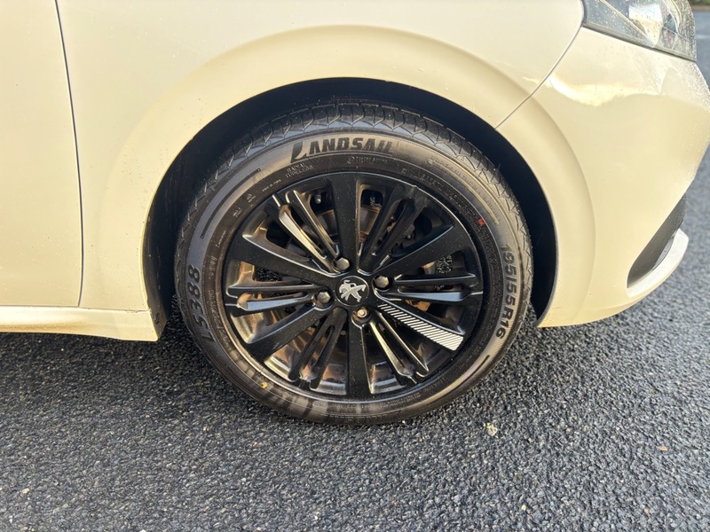 Used Peugeot 208 2017 for sale - 76798914: Photo 18