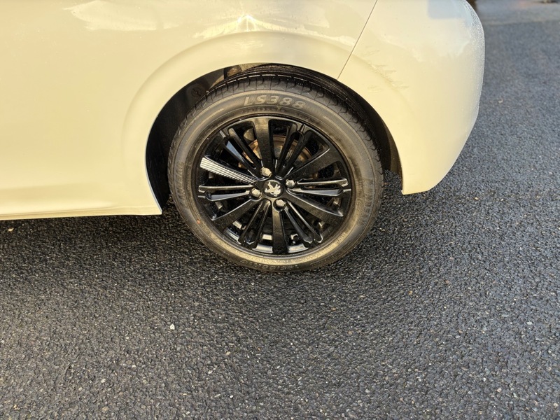 Used Peugeot 208 2017 for sale - 76798914: Photo 19