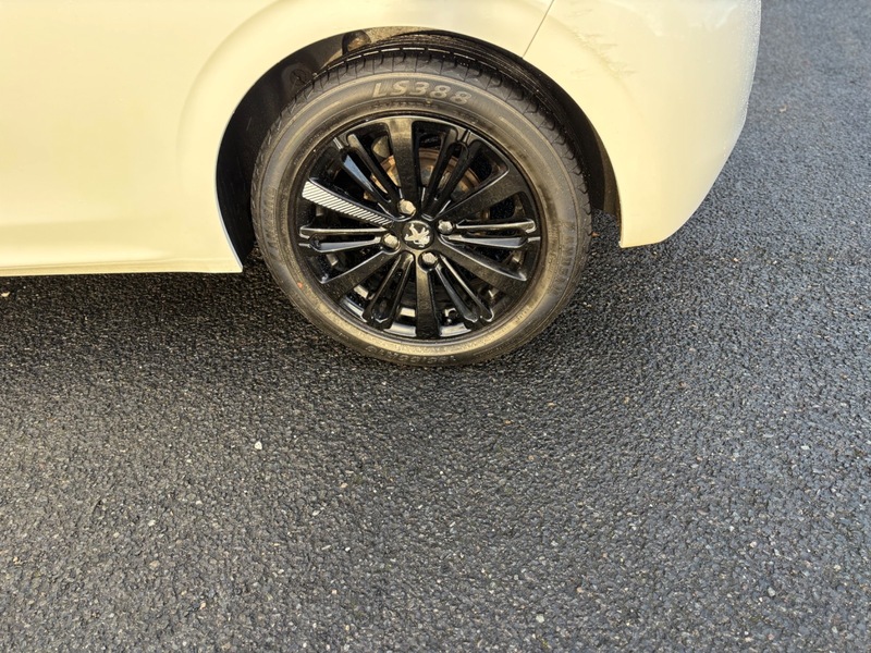 Used Peugeot 208 2017 for sale - 76798914: Photo 20