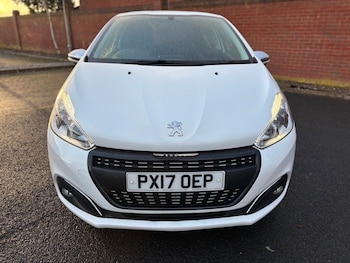 Used Peugeot 208 2017 for sale - 76798914: Photo