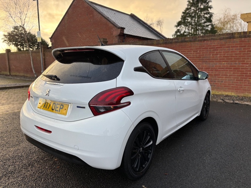 Used Peugeot 208 2017 for sale - 76798914: Photo 8