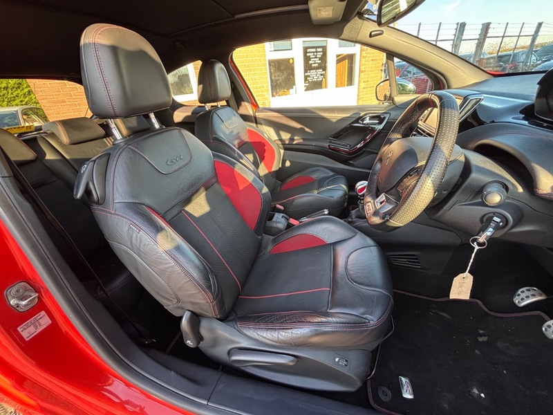 Used Peugeot 208 2016 for sale - 77798487: Photo 4