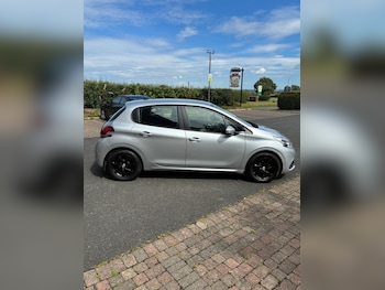 Used Peugeot 208 2017 for sale - 79323644: Photo