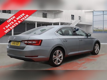 Used Skoda Superb 2018 for sale - 76029690: Photo