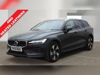 Used Volvo V60 2019 for sale - 78458560: Photo