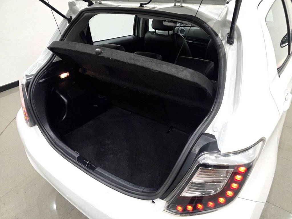 Used Toyota Yaris 2014 for sale - 77153687: Photo 37