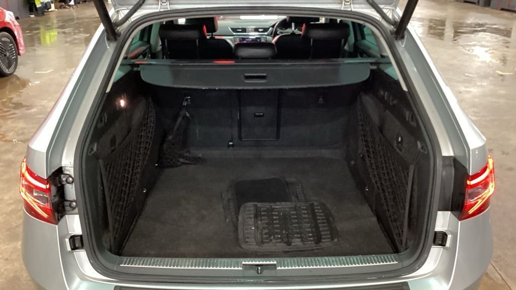 Used Skoda Superb 2017 for sale - 76686212: Photo 11