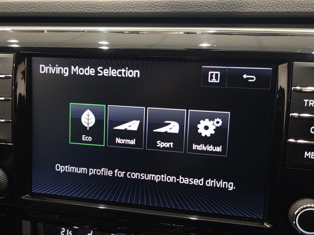 Used Skoda Superb 2017 for sale - 76686212: Photo 24