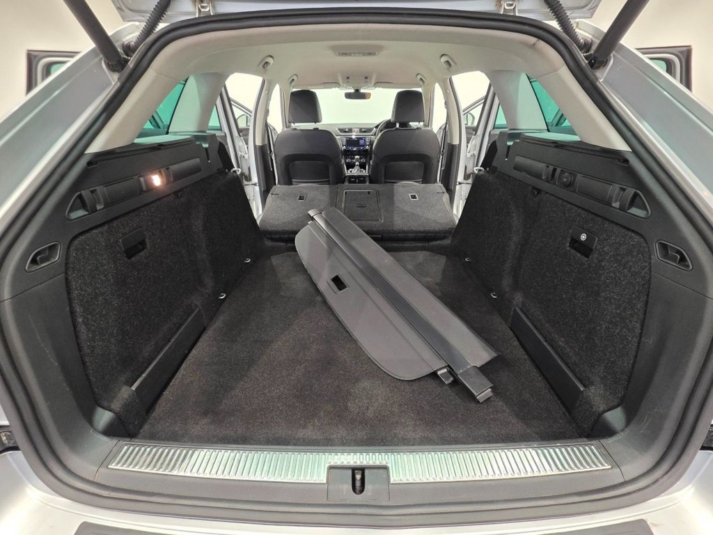 Used Skoda Superb 2017 for sale - 76686212: Photo 35