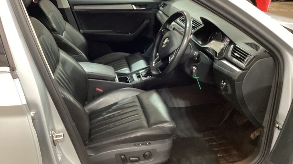 Used Skoda Superb 2017 for sale - 76686212: Photo 5