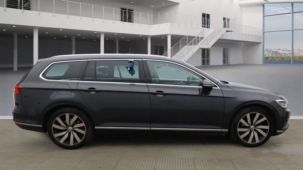 Used Volkswagen Passat 2018 for sale - 76632053: Photo 11