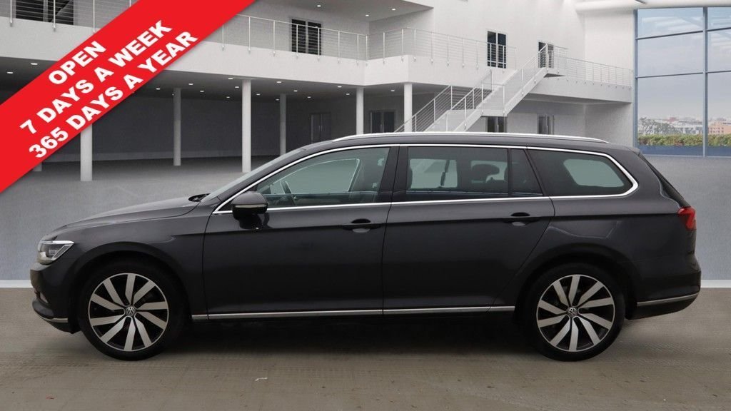 Used Volkswagen Passat 2018 for sale - 76632053: Photo 2
