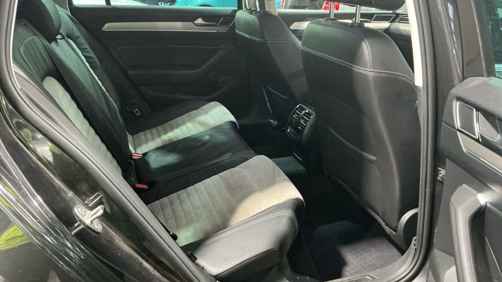 Used Volkswagen Passat 2018 for sale - 76632053: Photo 4