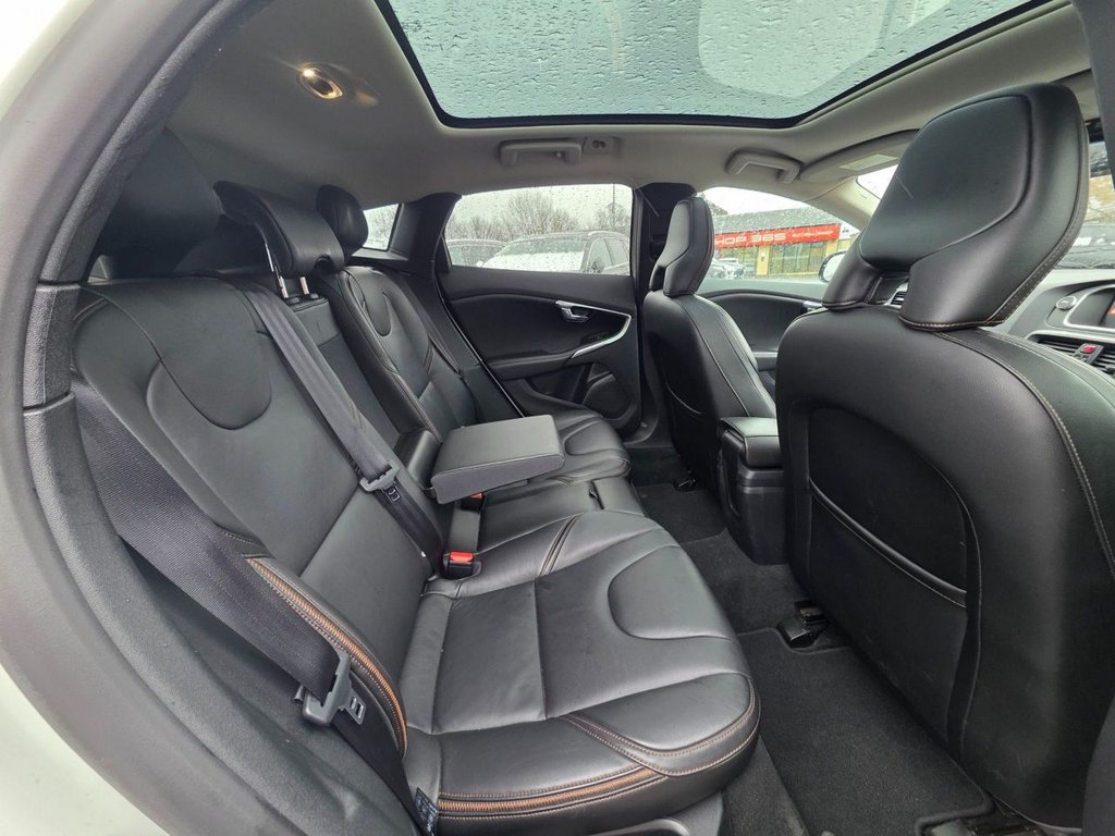 Used Volvo V40 2018 for sale - 77547064: Photo 10