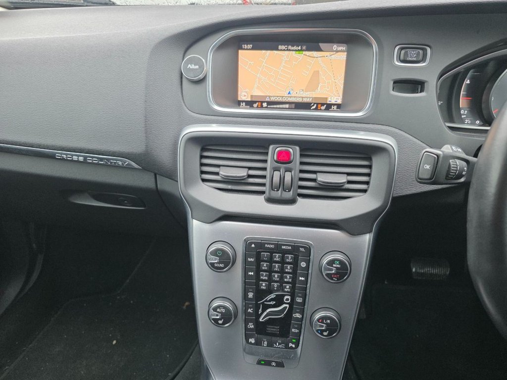 Used Volvo V40 2018 for sale - 77547064: Photo 20