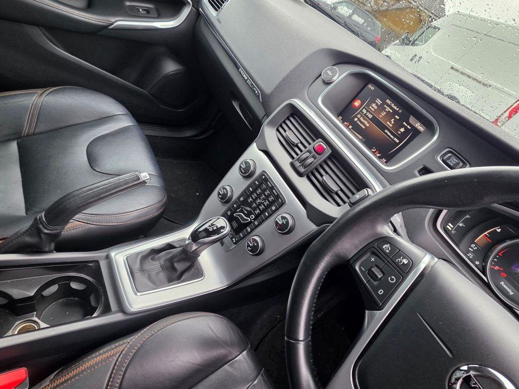 Used Volvo V40 2018 for sale - 77547064: Photo 23