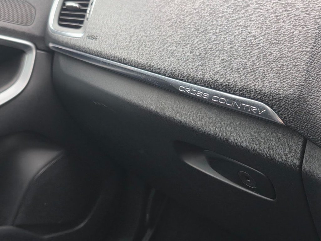 Used Volvo V40 2018 for sale - 77547064: Photo 32