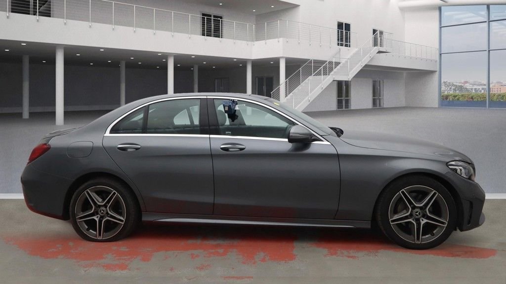 Used Mercedes-Benz C Class 2019 for sale - 76923936: Photo 8