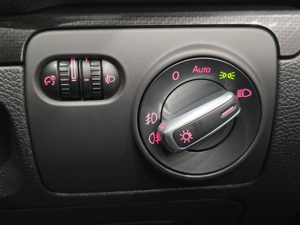 Used Volkswagen Scirocco 2017 for sale - 76962479: Photo 28