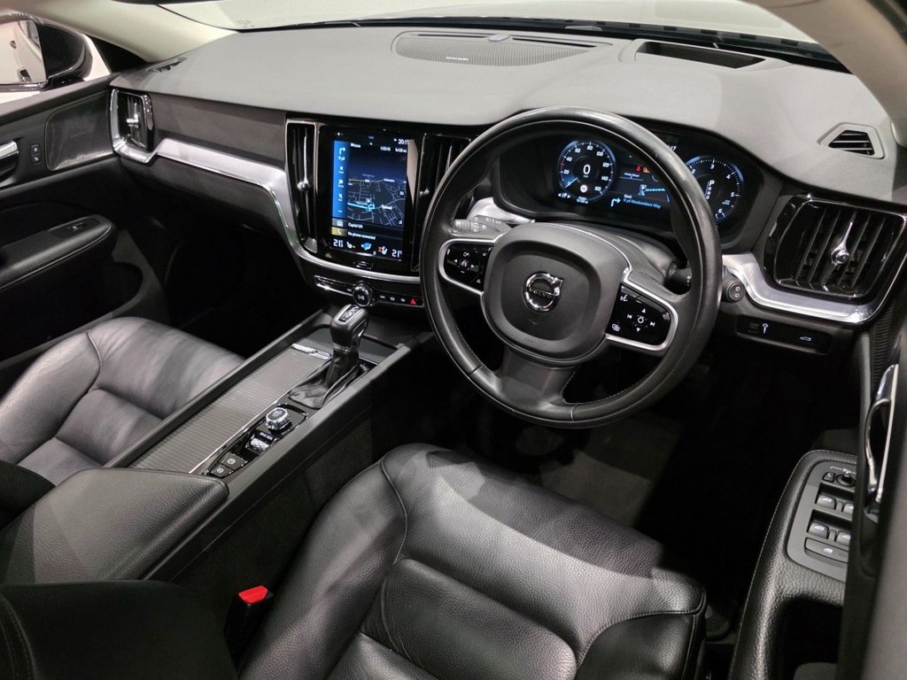 Used Volvo V60 2018 for sale - 76632512: Photo 11